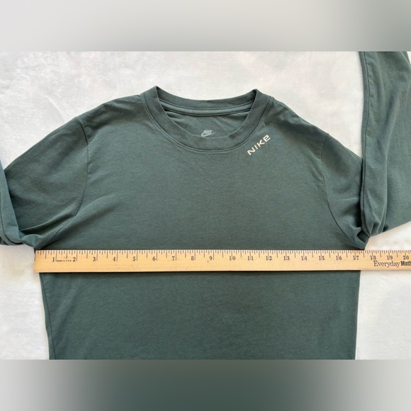 Nike Chill Knit Slim Fit Long Sleeve Cropped Top - Vintage Green - Size M - Picture 5 of 11